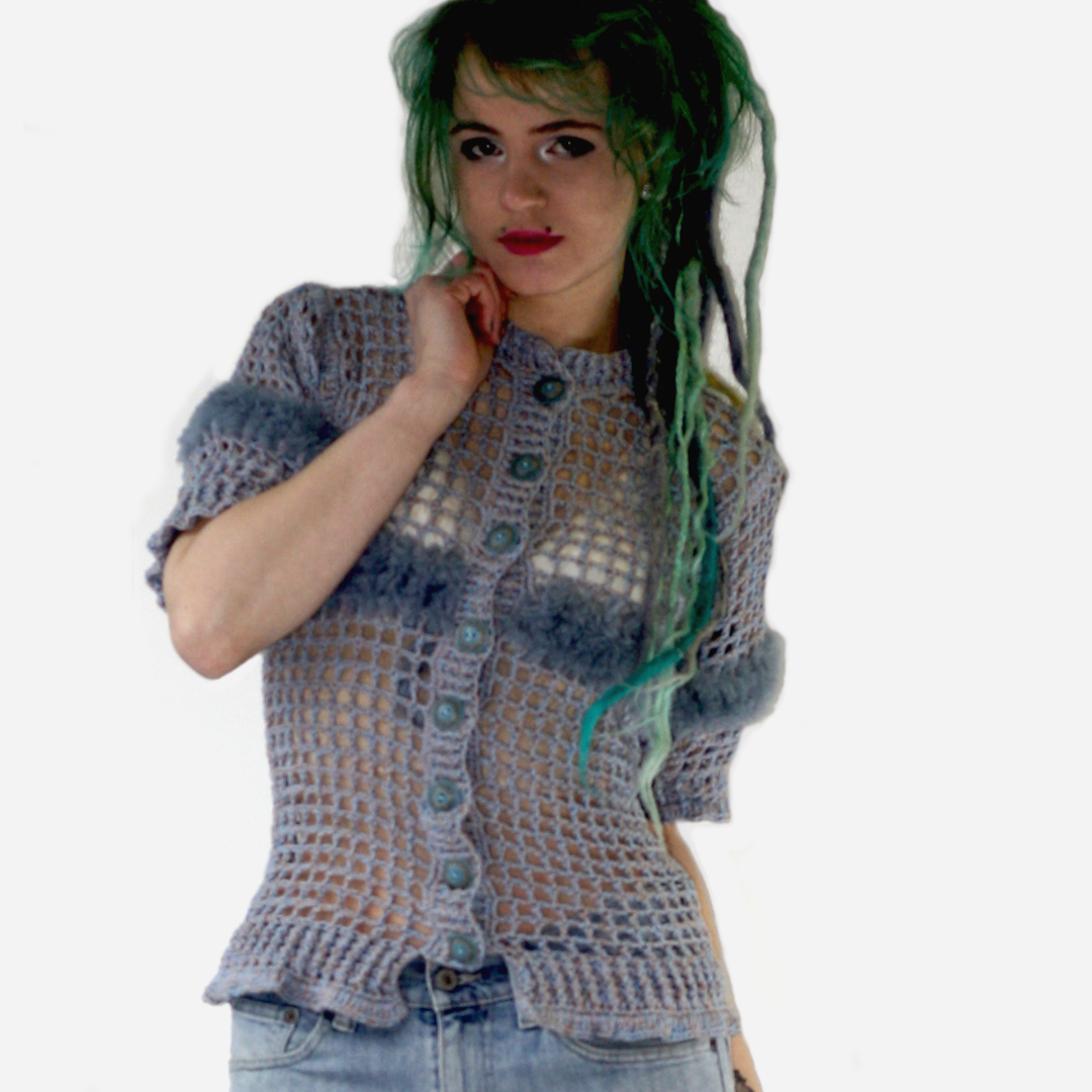 Denim blauw gehaakt vest biologisch katoen driekwart mouw bont details